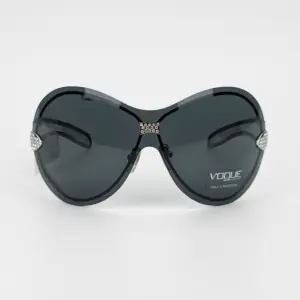 VOGUE 3637